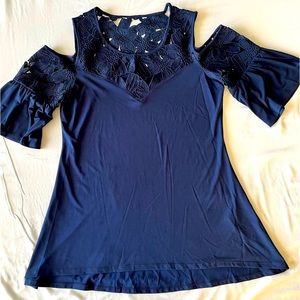 ❤️Beautiful Cold Shoulder Blouse